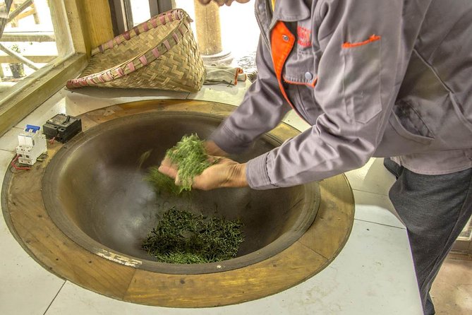 Three-Hour Private Chengdu Tea Wholesale Market Tour - Meeting near Wenshu Yuan Monastery
