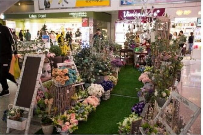 Translator Shopping Assistant and Business Tour Guide Service - Baiyun Leather City: practical help for leather sourcing