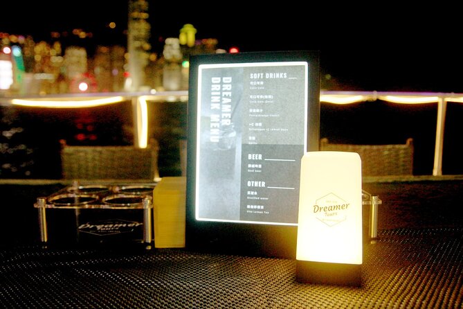 Victoria Harbour Yacht Night Cruise - DREAMER:Tourguide & Photos - The photography assistant is more useful than expected