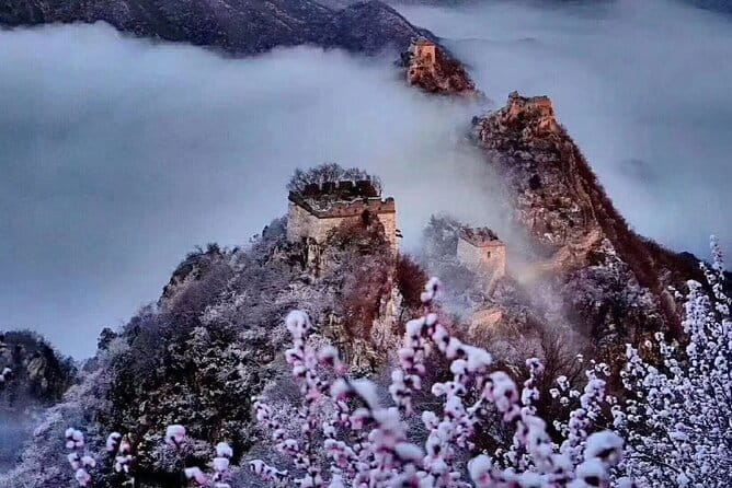 VIP Hiking Adventure Tour for Jiankou Great Wall - The downhill path and the change toward Mutianyu