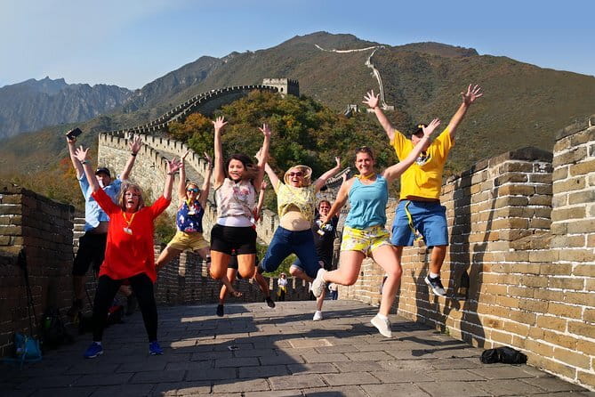 VIP Hiking Adventure Tour for Jiankou Great Wall - The crowd question: quiet Jiankou, easier Mutianyu