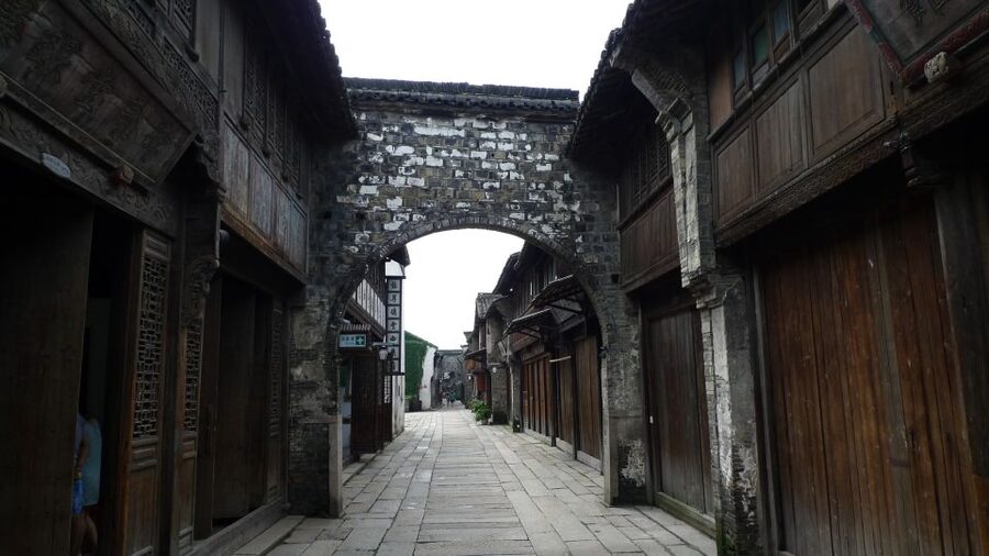 Wuzhen Private Full-Day Tour from Shanghai - Who Will Enjoy This Day Most?
