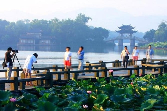 Wuzhen Water Town Self-Guided Tour with Private Transfer from Hangzhou - What the driver service does well