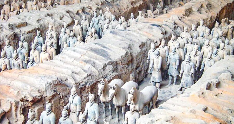 Xi'an: Terracotta Army, Lunch, City Wall, Pagoda, Bazaar - A short look at the Muslim Quarter
