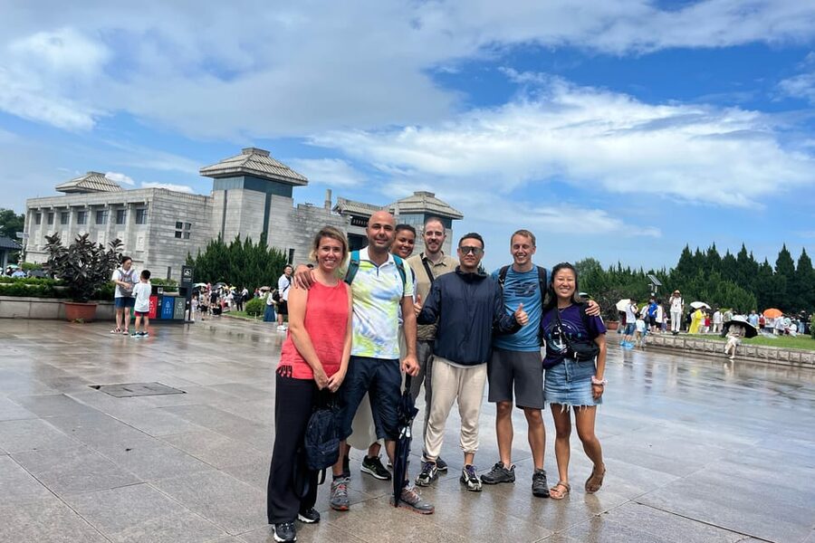 Xi'an: Terracotta Army Museum Group Tour - Crowds, viewing space, and the best pace