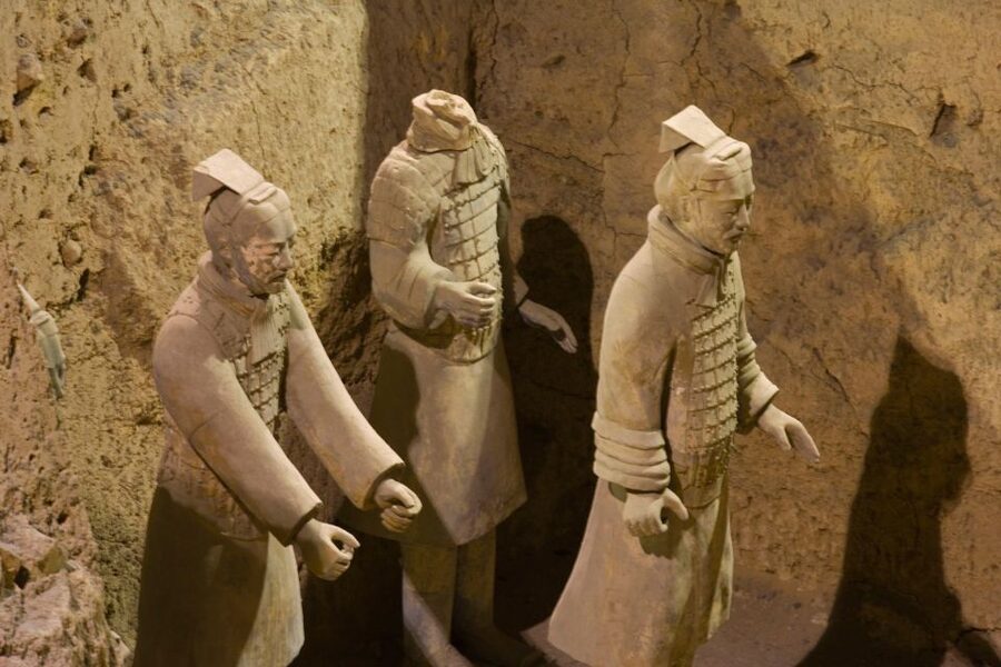 Xi'an: Terracotta Warriors Private Tour with Optional Lunch - What the guide adds to the archaeology