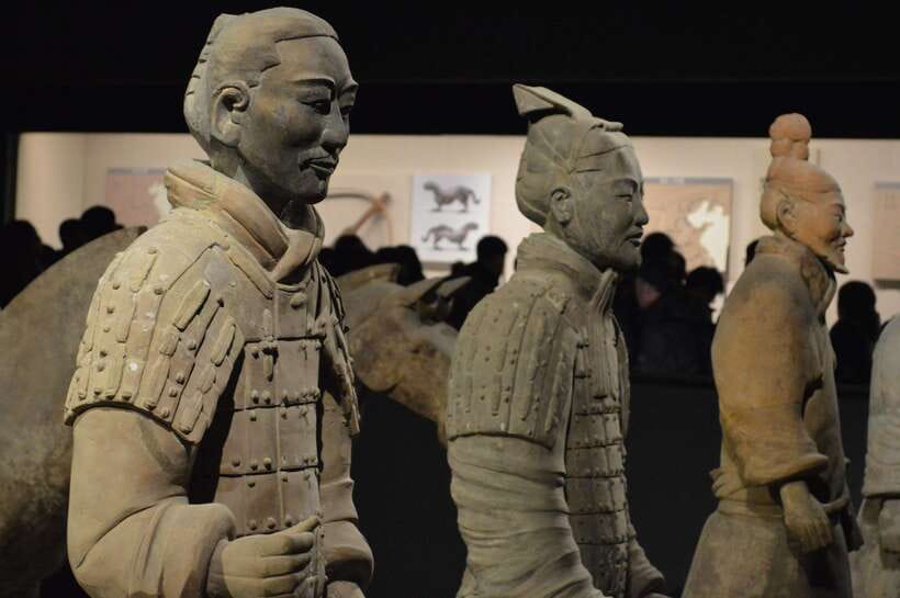 Xi'an: Terracotta Warriors Tour w/Optional Guide or Transfer - Timing, heat, crowds, and the museum experience