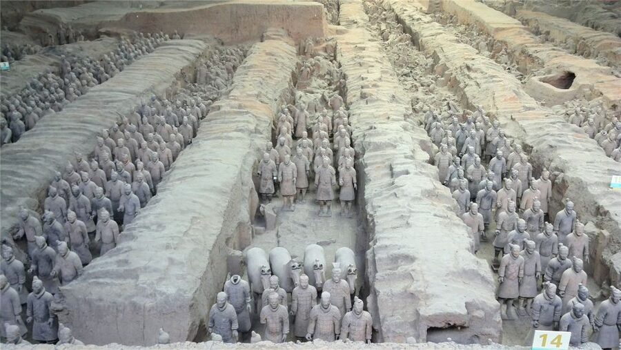 Xian: Terracotta Army Ticket & Guided Bus Tour with Options - What the guides add