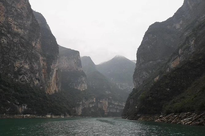 Yangtze River Cruise from Chongqing to Yichang Downstream in 4 Days 3 Nights - Day 3: Qutang Gorge, Wu Gorge, and smaller waterways