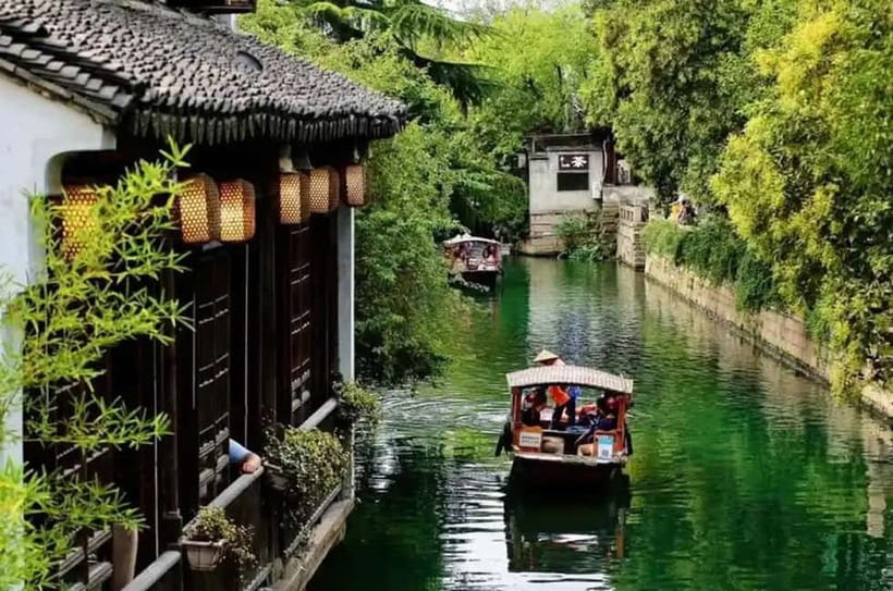 Yu Garden, Old Street, Bund & Zhujiajiao Water Town Bus Tour - Yu Garden: Shanghai’s calm opening scene